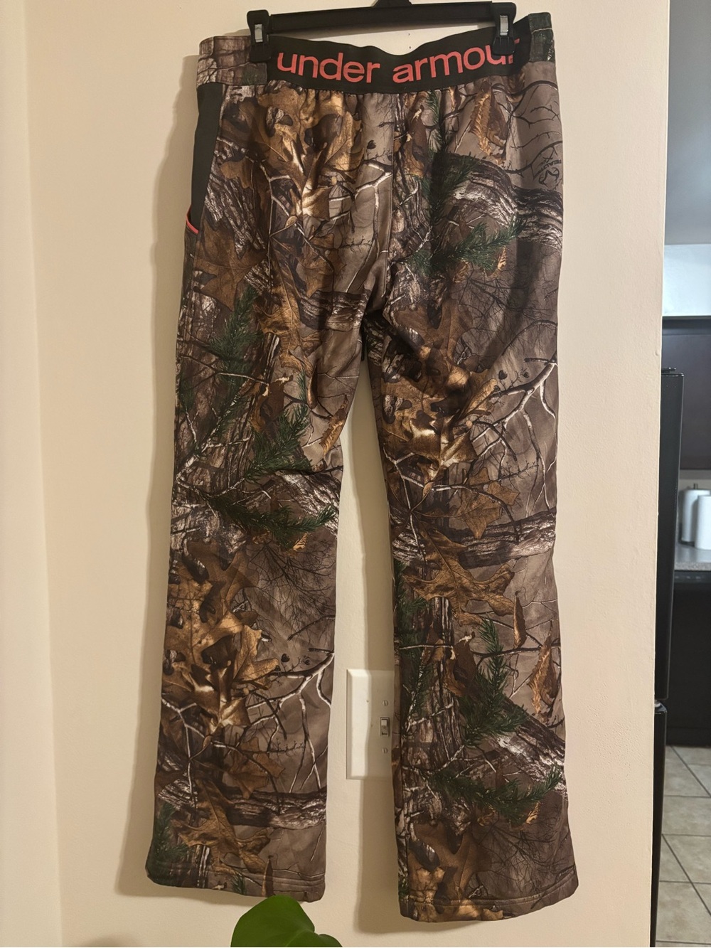 Under Armour Green Camo Sweatpants